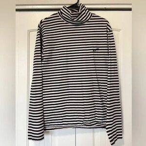 10.Deep Striped Turtleneck